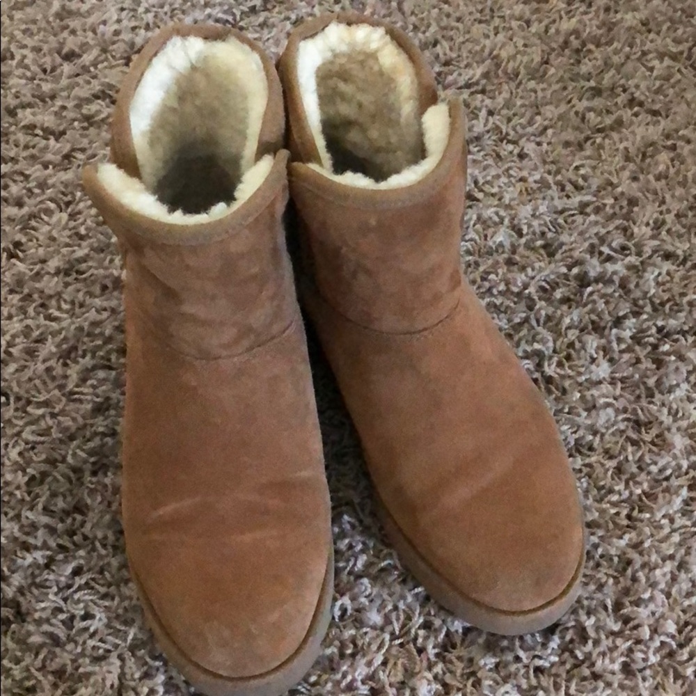 Girls Ugg boots size 5